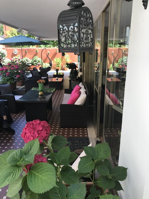 Hotel Mirella Ріміні Екстер'єр фото